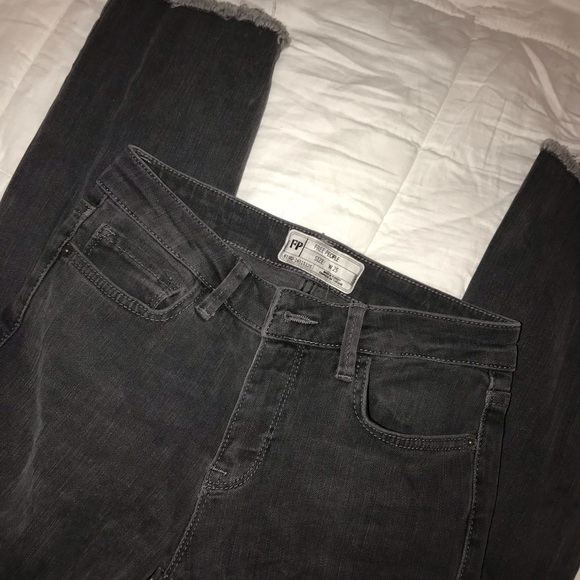 Free People Grey cropped fray hem jeans - Picture 4 of 4